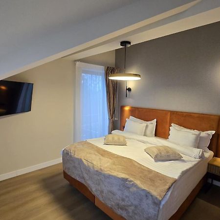 La Boheme Corbeanca - Partener Therme Ostratu ภายนอก รูปภาพ