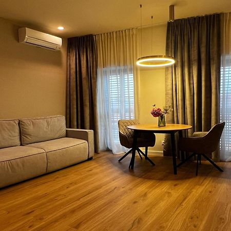 La Boheme Corbeanca - Partener Therme Ostratu ภายนอก รูปภาพ