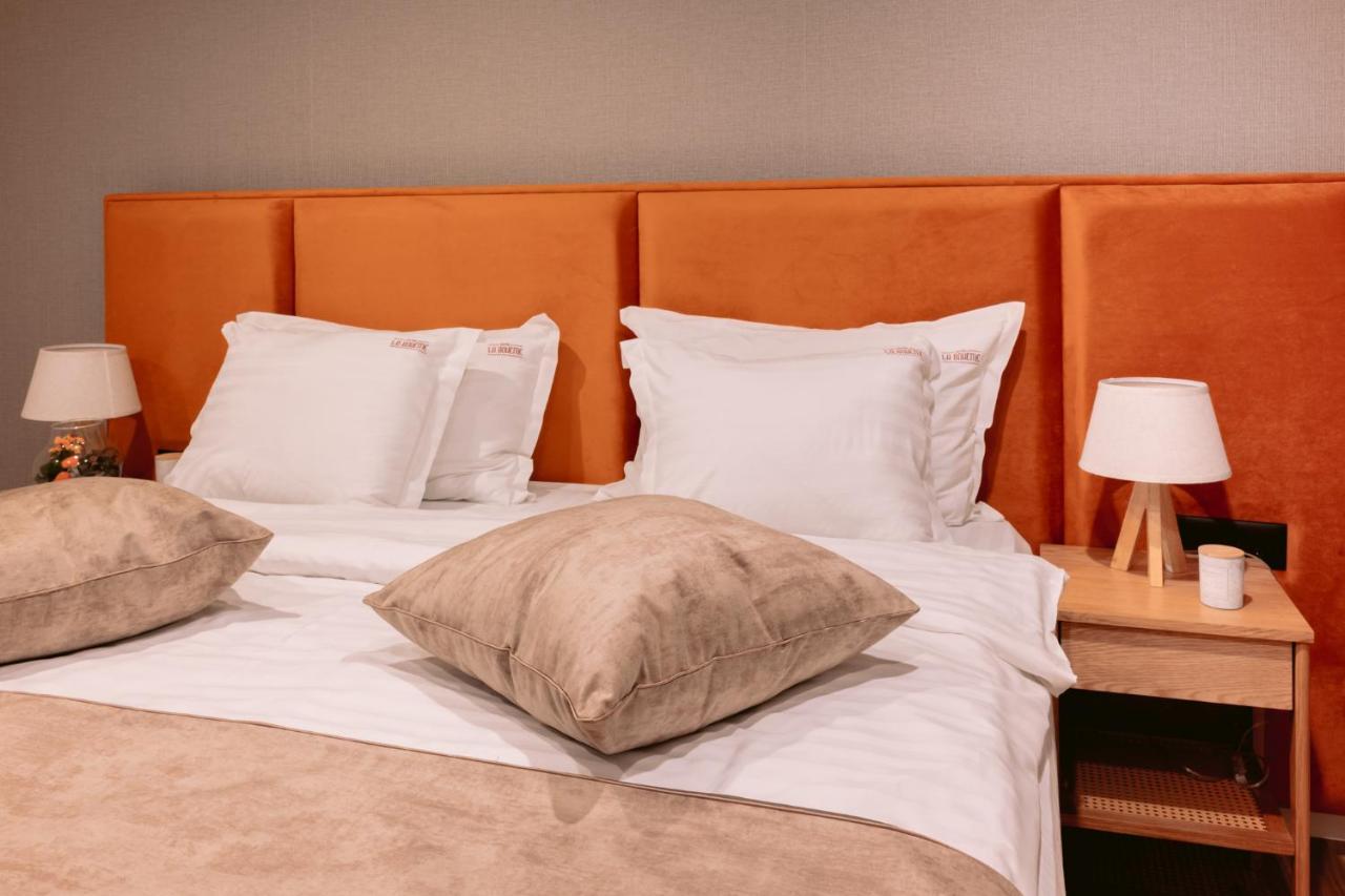 La Boheme Corbeanca - Partener Therme Ostratu ภายนอก รูปภาพ