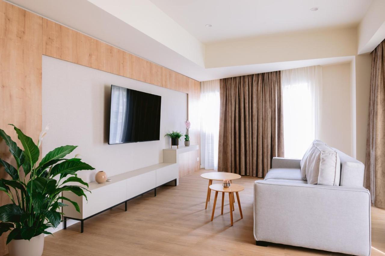 La Boheme Corbeanca - Partener Therme Ostratu ภายนอก รูปภาพ