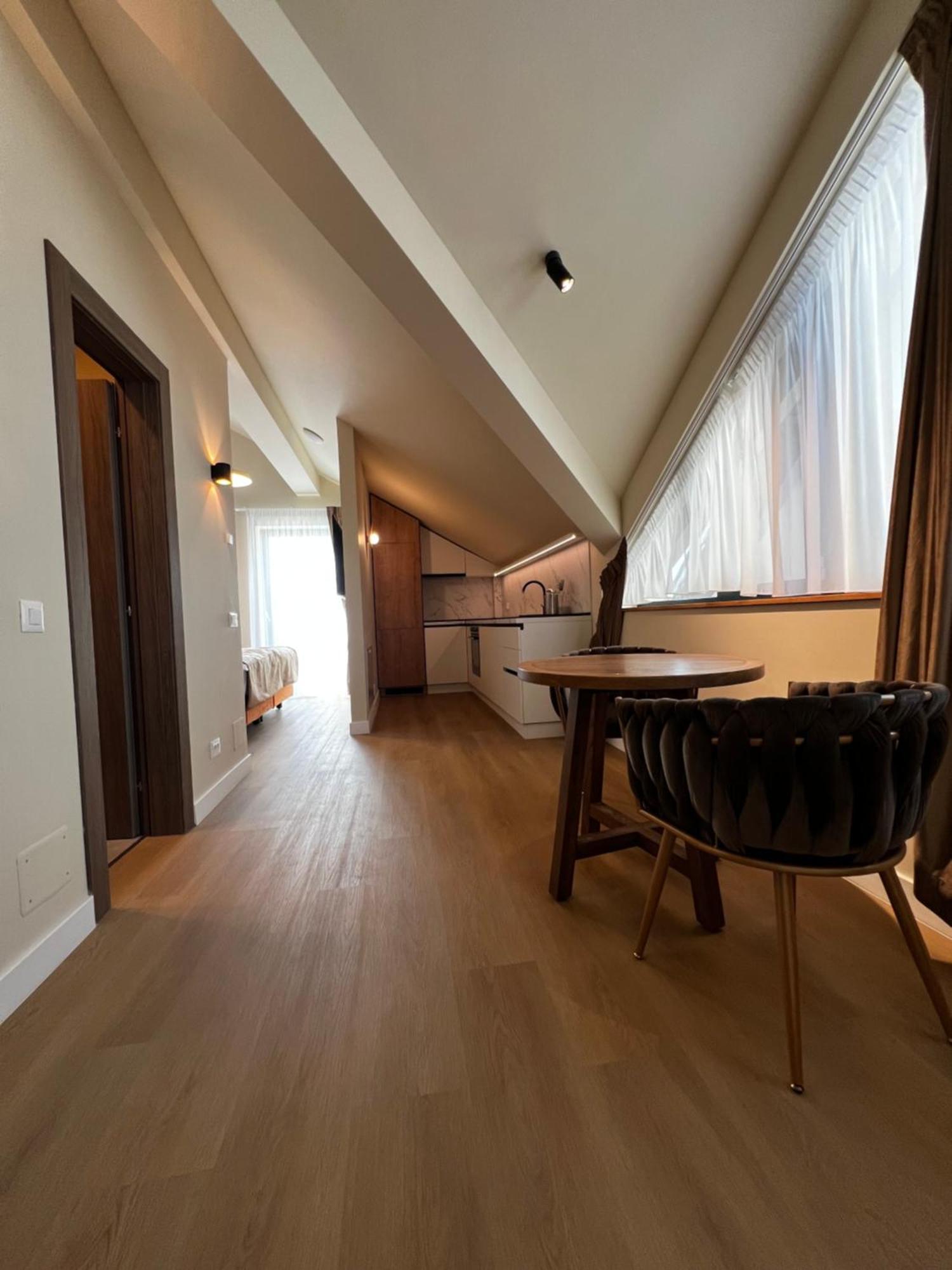 La Boheme Corbeanca - Partener Therme Ostratu ภายนอก รูปภาพ